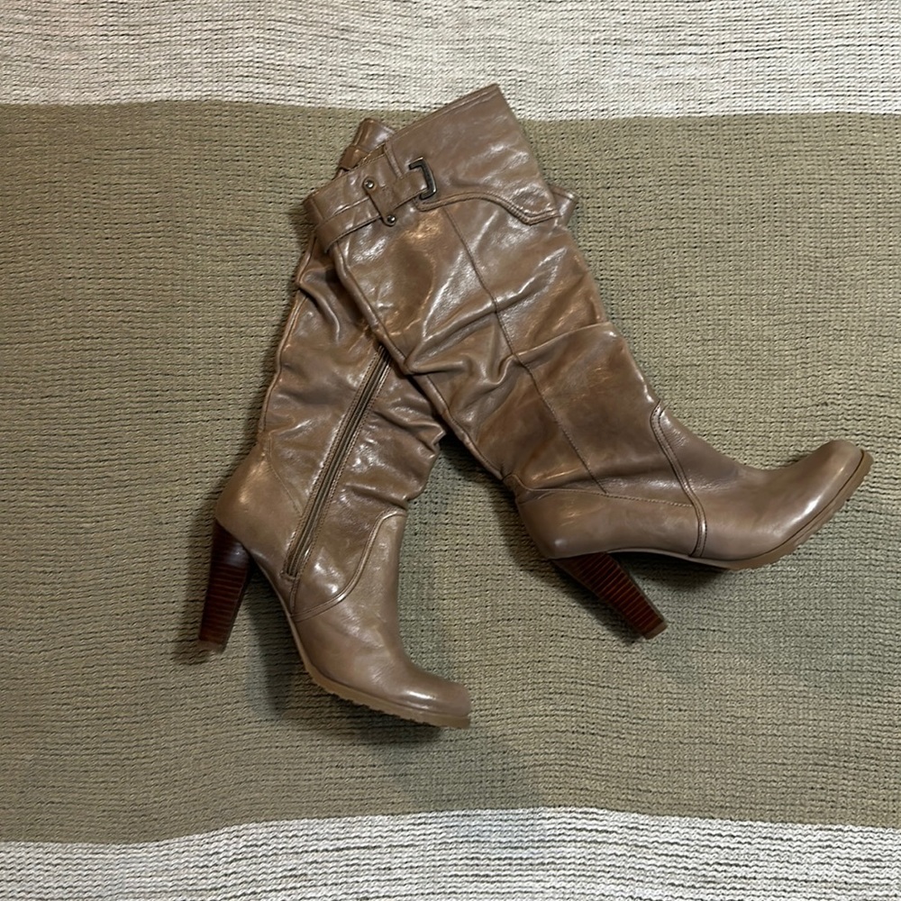 GUESS women’s tan calf boots size 7.5